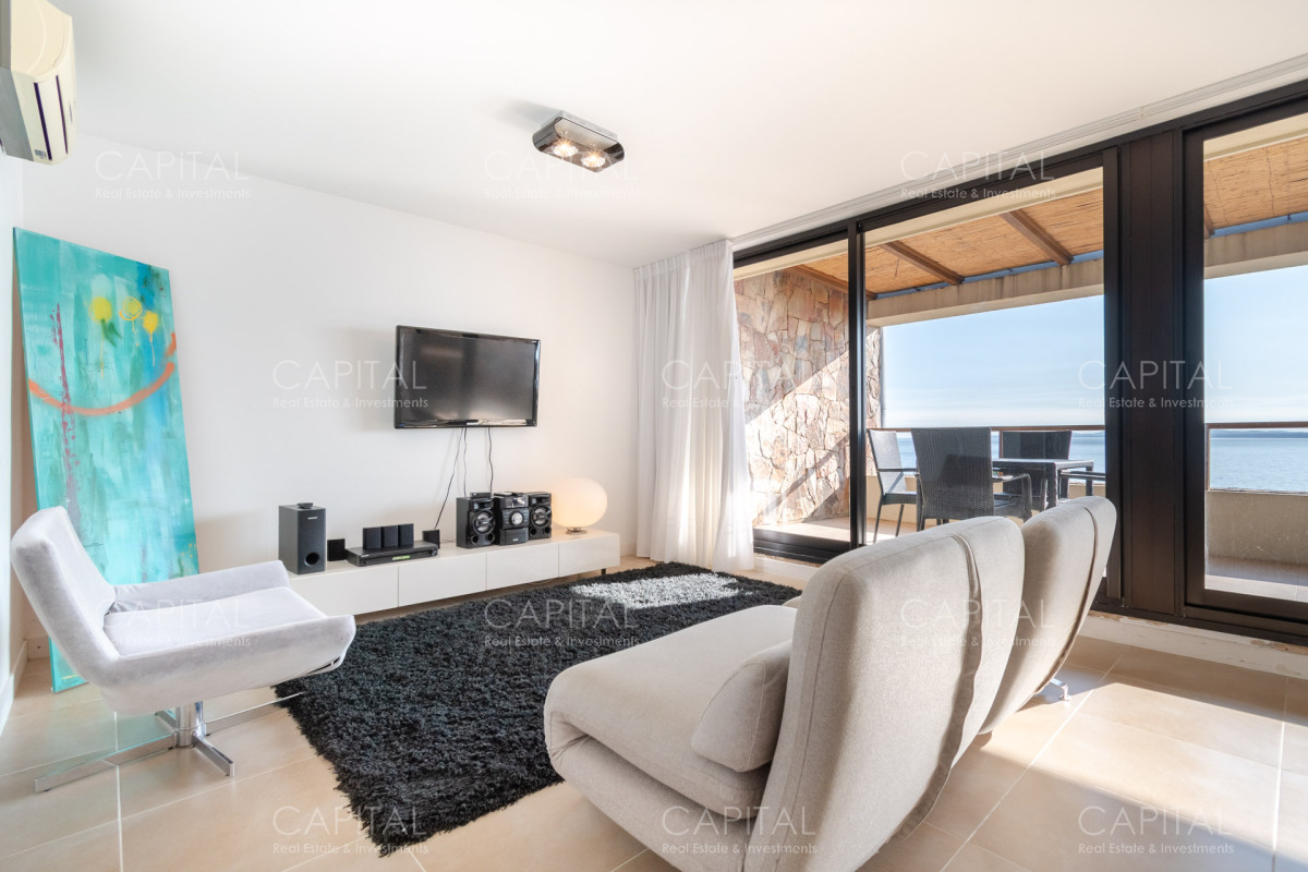 Apartamento ID.28877 - Departamento en venta de dormitorio y medio con dos baños en complejo privado de Punta Ballena