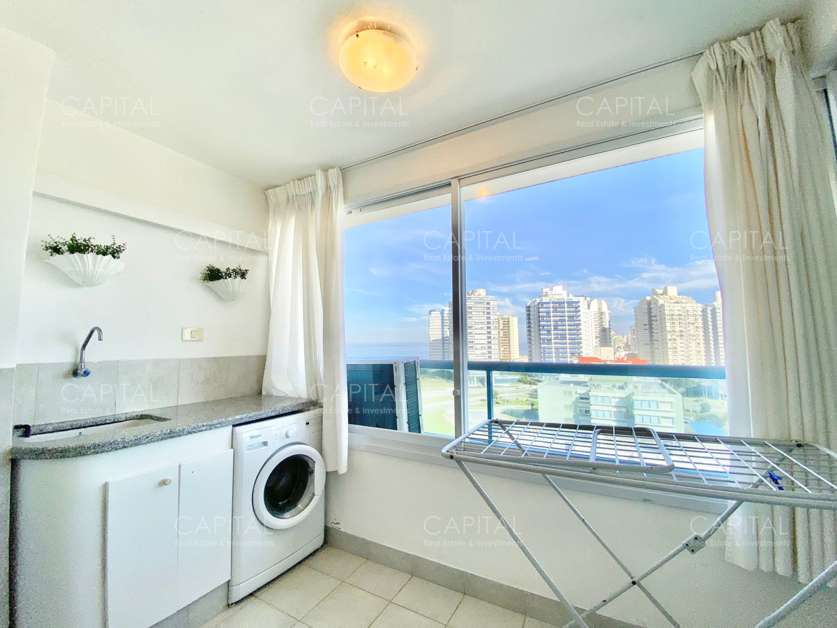 Apartamento ID.30056 - Apartamento de Tres dormitorios con Vista al Mar en Venta en Playa Brava