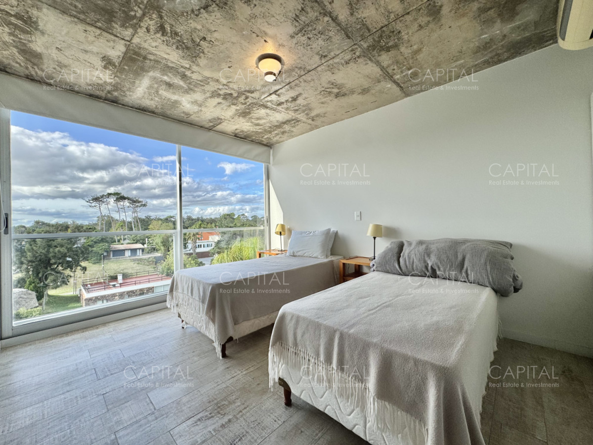 Apartamento ID.39886 - Apartamento duplex frente al mar en playa mansa en venta