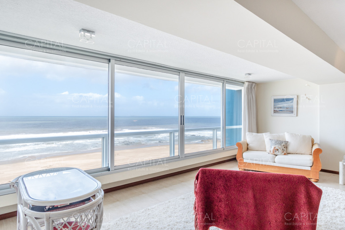 Apartamento ID.30942 - Venta de amplio apartamento sobre playa Brava íntegramente reciclado