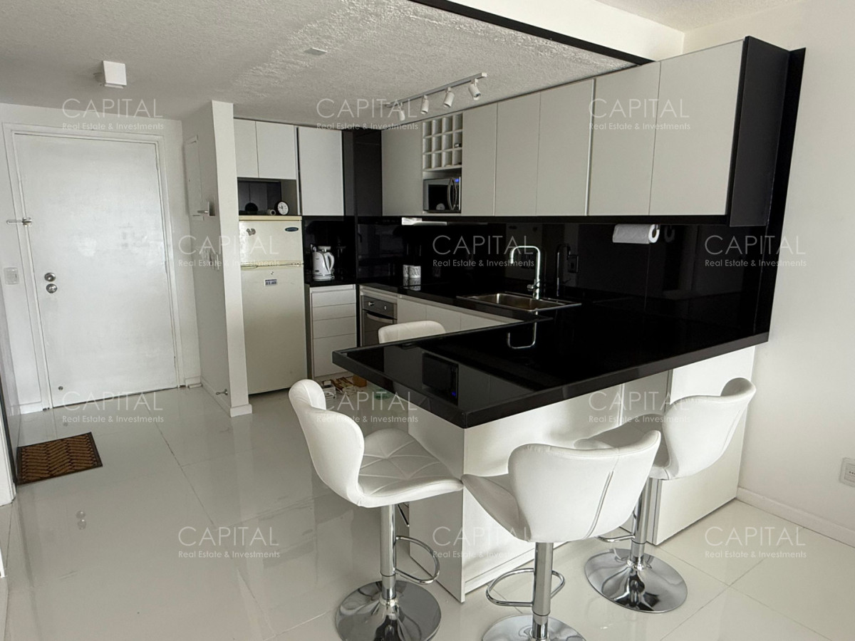 Apartamento ID.39425 - Apartamento en Alquiler de 1 dormitorio y medio en Playa Mansa frente al mar