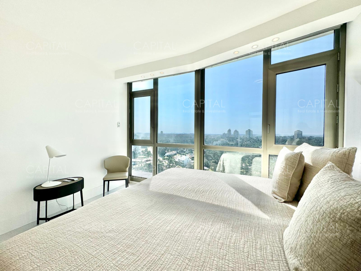 Apartamento ID.36659 - Apartamento esquinero en Fendi, Playa Mansa, Punta del este