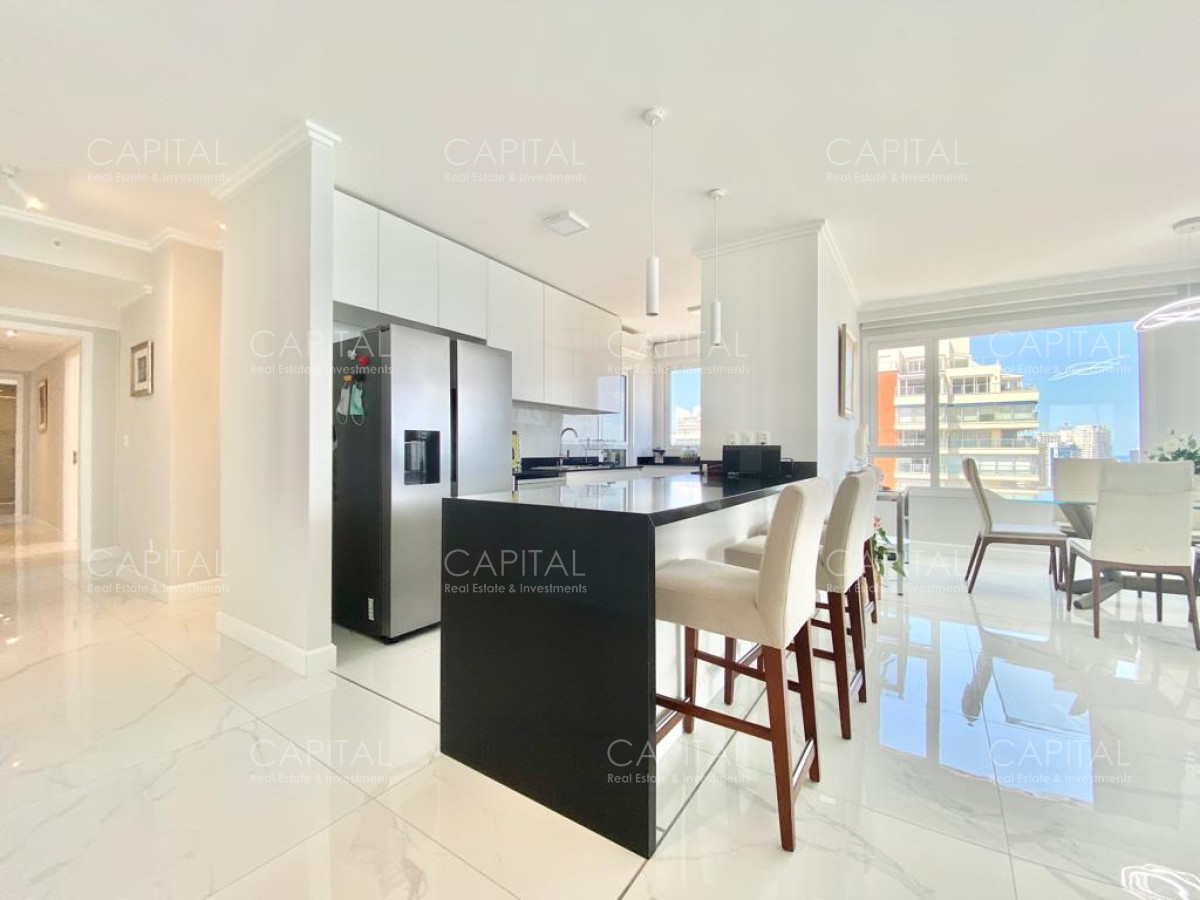 Apartamento ID.33282 - Paramount esquinero de tres dormitorios en suites mas dependencia con baño en Paramount Smart Tower en Venta