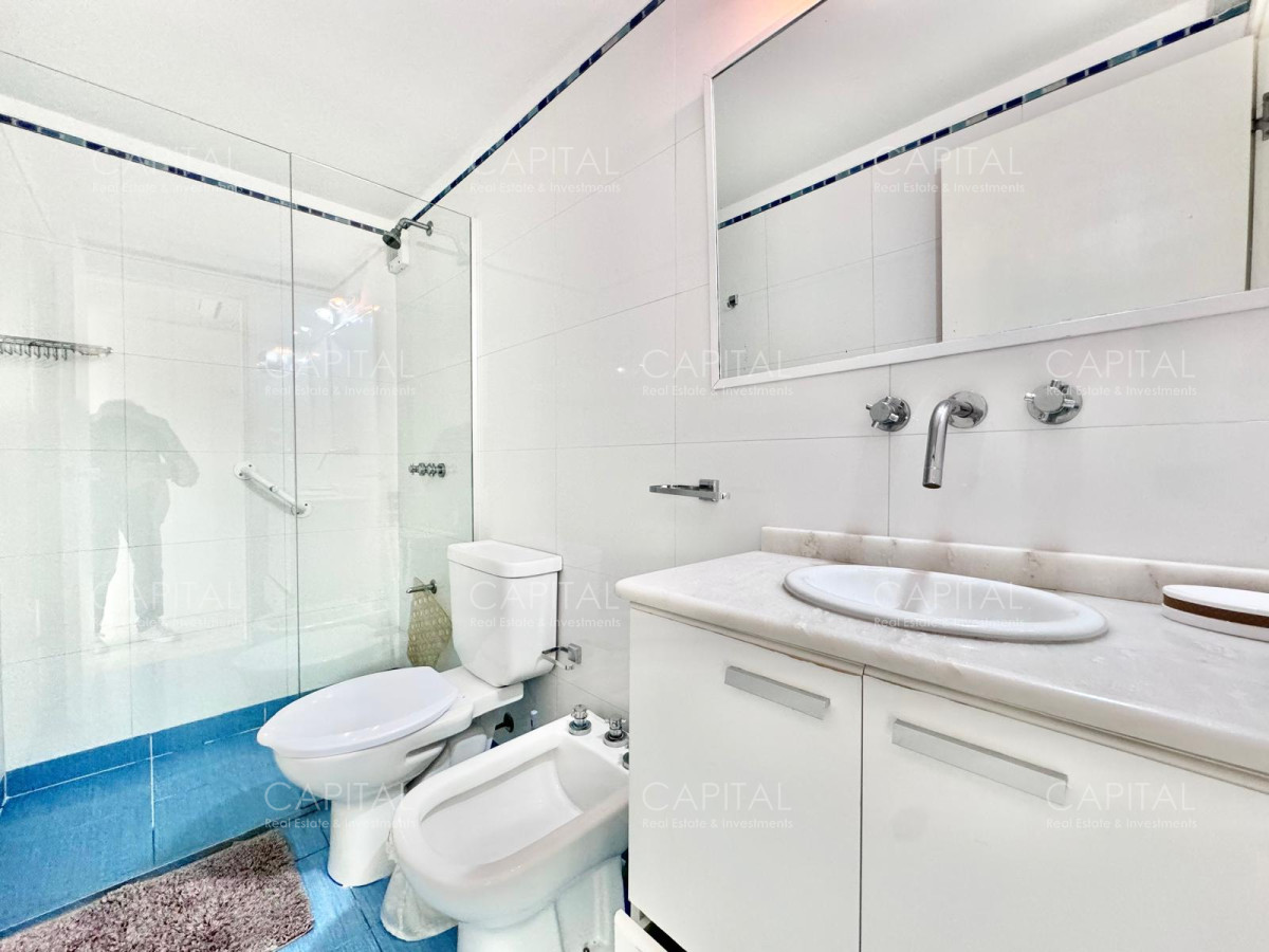 Apartamento ID.36358 - Excelente Apartamento primera linea playa mansa en edificio de categoría