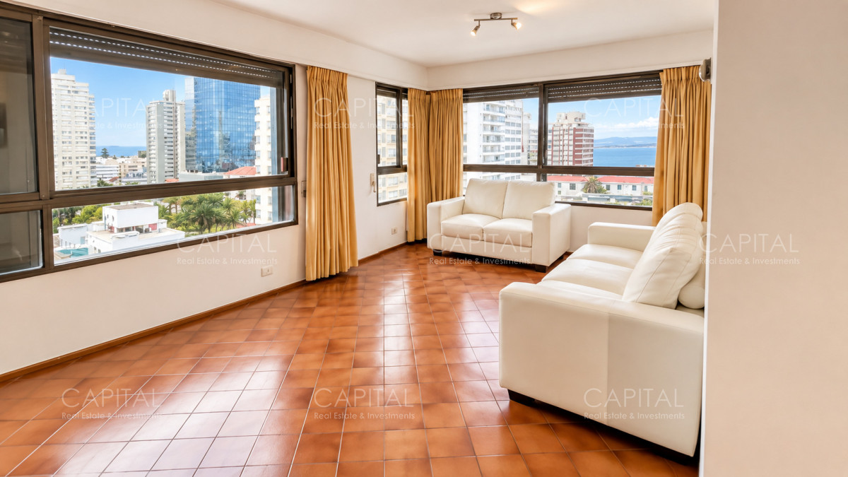 Apartamento ID.40808 - Apartamento en venta en Península, Punta del Este, ubicado a 100 metros del mar.