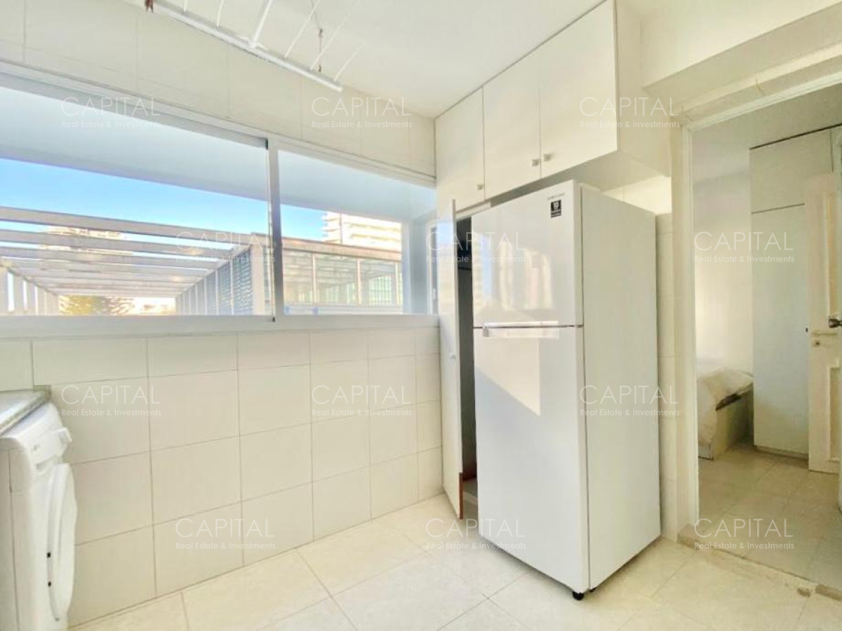 Apartamento ID.33457 - Beverly Tower Punta del Este Apartamento de tres dormitorios frente al mar en alquiler