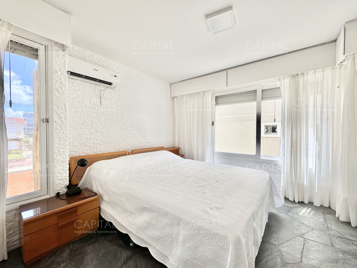 Apartamento ID.35581 - Apartamento de tres dormitorios con vista al mar en venta, Punta del Este.