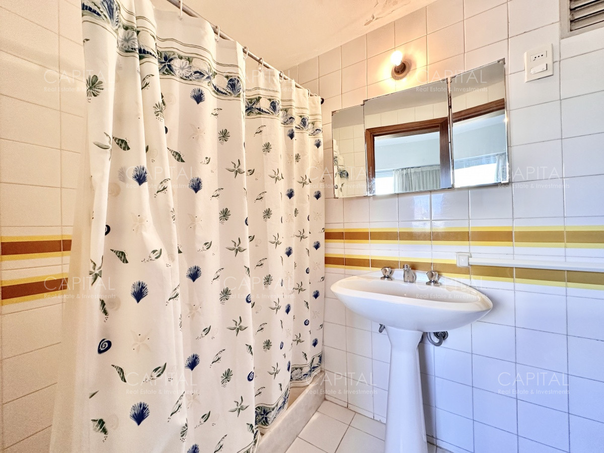 Apartamento ID.34218 - Apartamento de tres dormitorios y de dependencia de servicio, Puerto de Punta del Este.