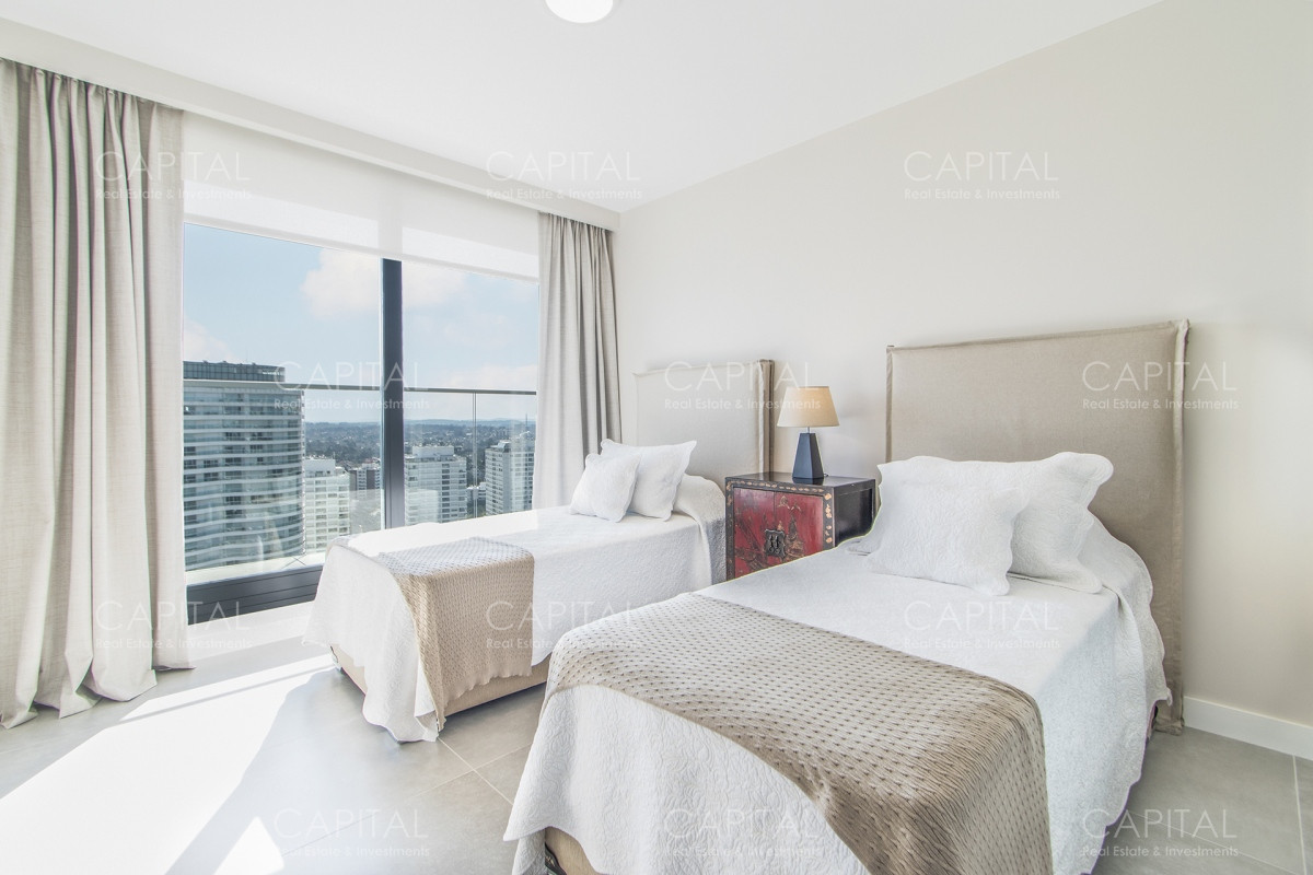 Apartamento ID.33696 - Apartamento en primera linea frente al mar Esquinero a Punta Ballena en edificio VENETIAN