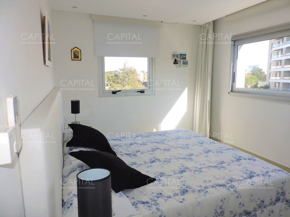 Apartamento ID.37022 - Moderno semipiso 3 dormitorios y dependencia en Playa Brava