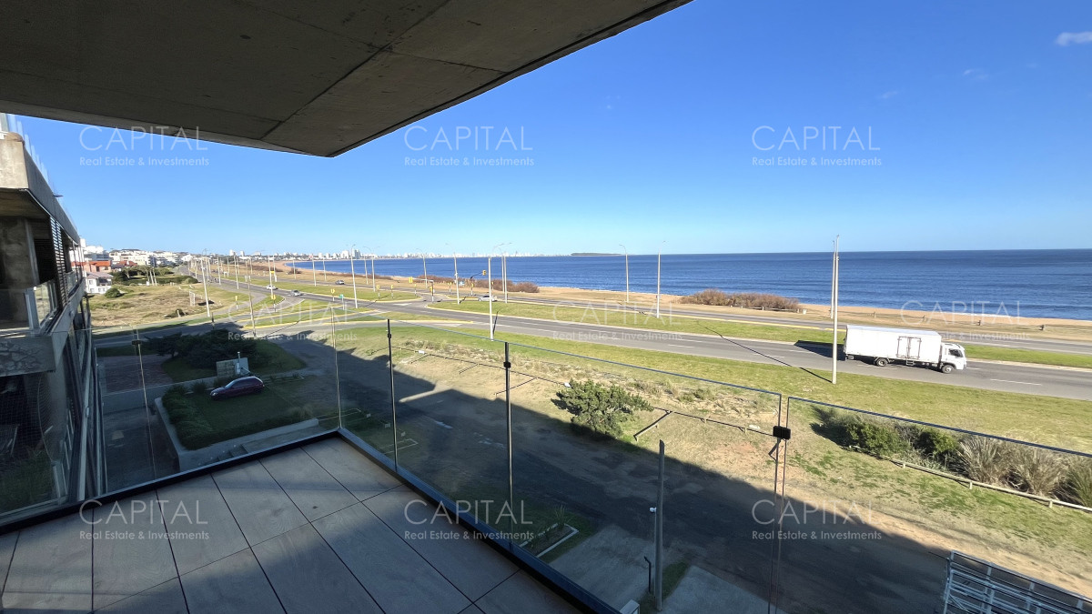 Apartamento ID.38676 - Apartamento en venta de 3 dormitorios en Playa Mansa frente al mar
