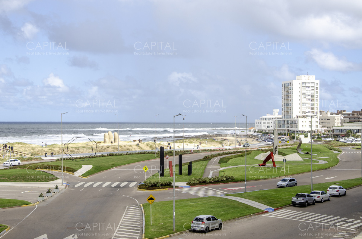 Apartamento ID.37933 - Imperiale Esquinero Departamento en Venta de Tres dormitorios en Playa Brava 