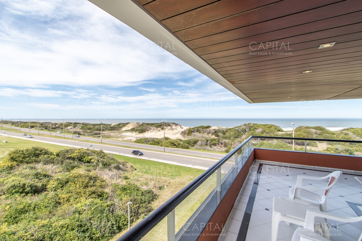 Apartamento ID.24988 - Alquiler Apartamento Frente al Mar Tres Dormitorios y Servicio