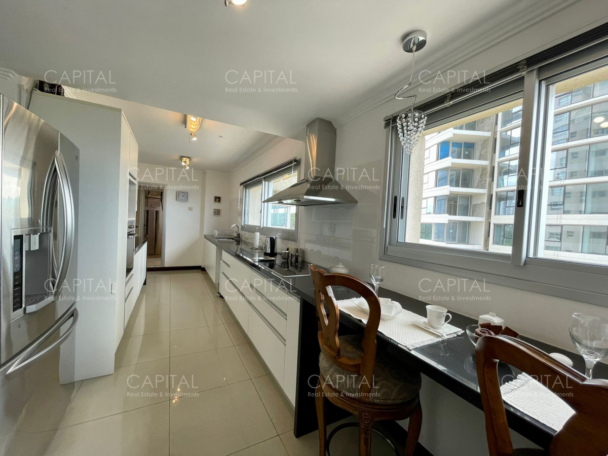 Apartamento ID.25018 - Apartamento en Torre Lobos Punta del Este Tres Dormitorios en Suite 