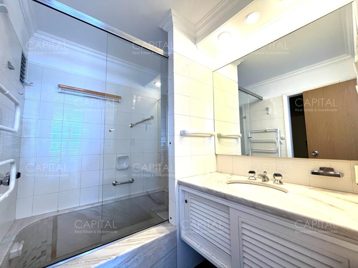Apartamento ID.34226 - Amplio Apartamento Playa Brava 3 dormitorios mas dependencia