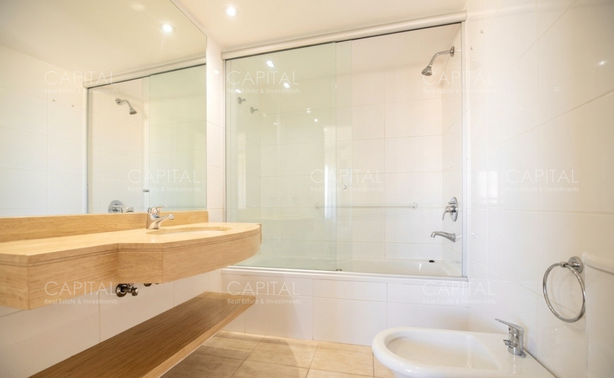 Apartamento ID.40178 - Apartamento en venta 3 dormitorios y servicio en Playa Brava