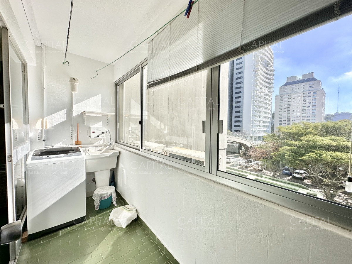 Apartamento ID.34525 - Apartamento de tres dormitorios y dependencia en venta Punta del Este