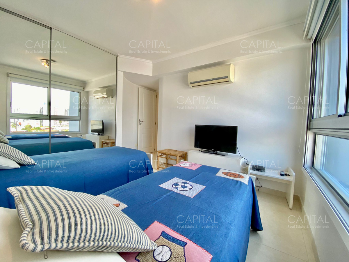Apartamento ID.31832 - Apartamento en Venta de tres dormitorios, Punta del Este