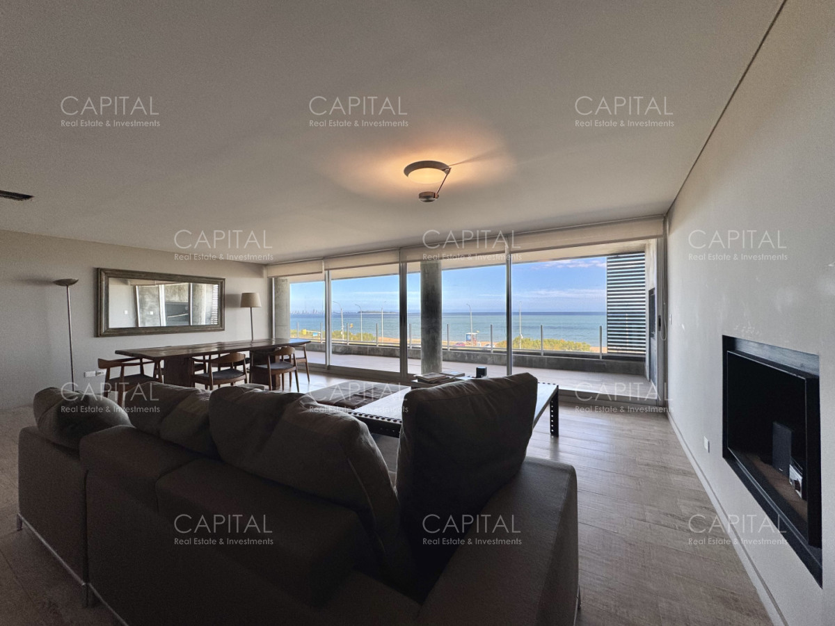 Apartamento ID.39886 - Apartamento duplex frente al mar en playa mansa en venta