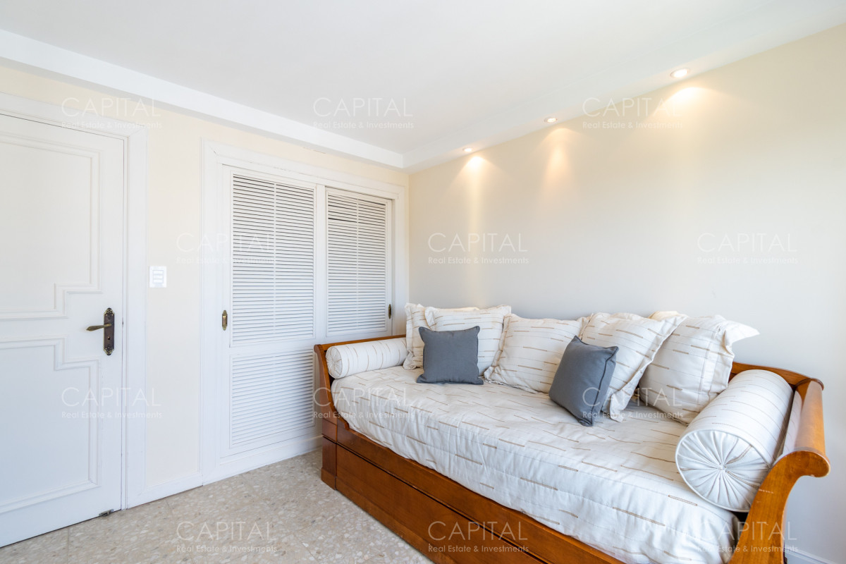 Apartamento ID.30607 - Penthouse de Cuatro Dormitorios frente al Mar - Venta Playa Mansa