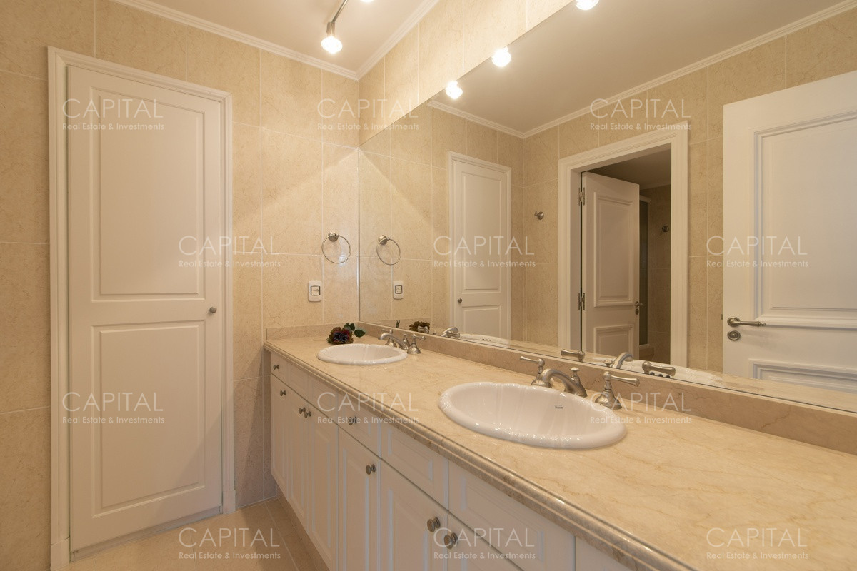 Apartamento ID.33697 - Apartamento en Le Jardin de tres dormitorios y dependencia de servicio en Venta Punta del Este en venta