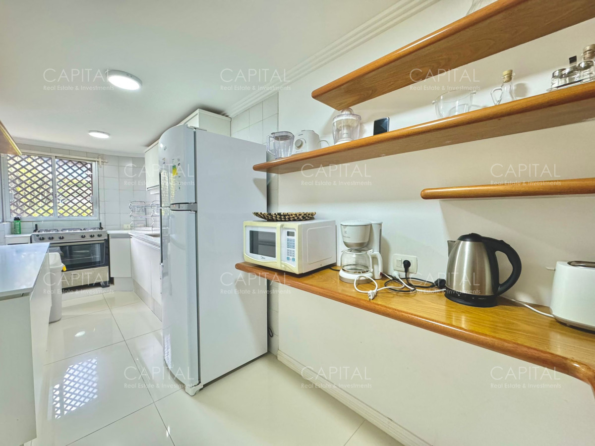 Apartamento ID.33022 - Apartamento en Venta 3 Dormitorios + Servicio Frente al Mar