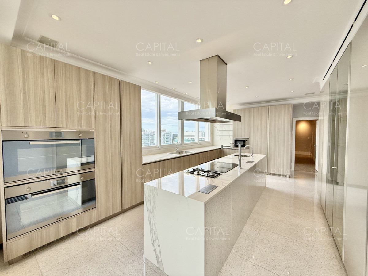 Apartamento ID.35001 - Millenium Tower Playa Mansa en Venta Punta del Este