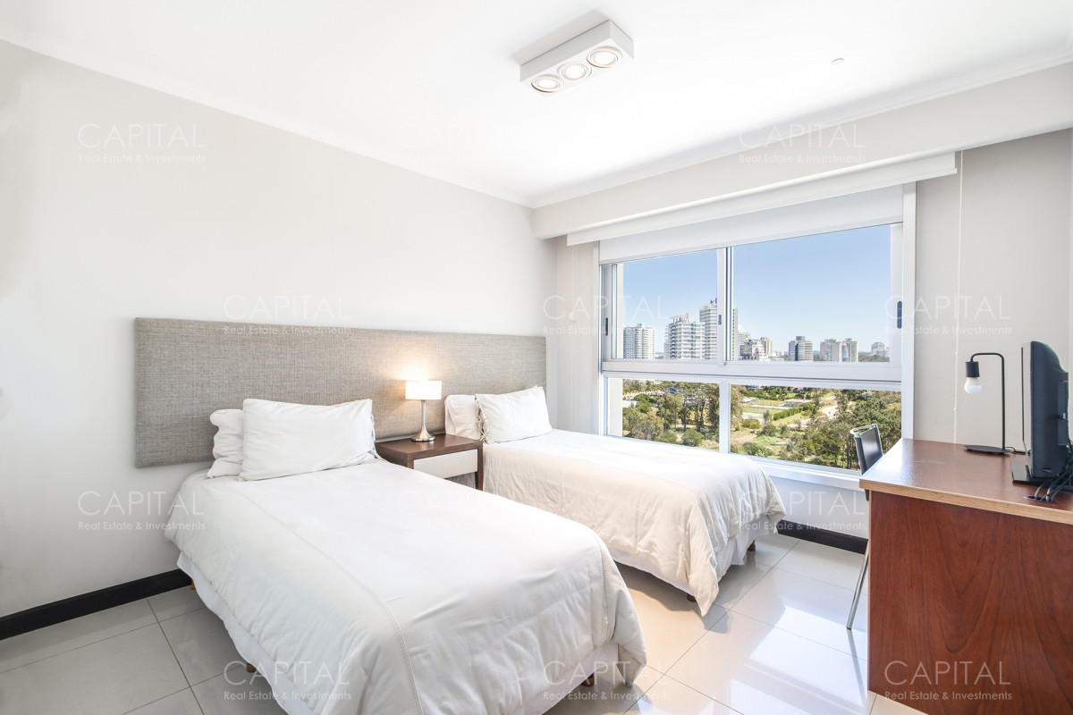 Apartamento ID.35239 - Torre lobos de tres dormitorios y dependencia de servicio en venta, Playa Brava