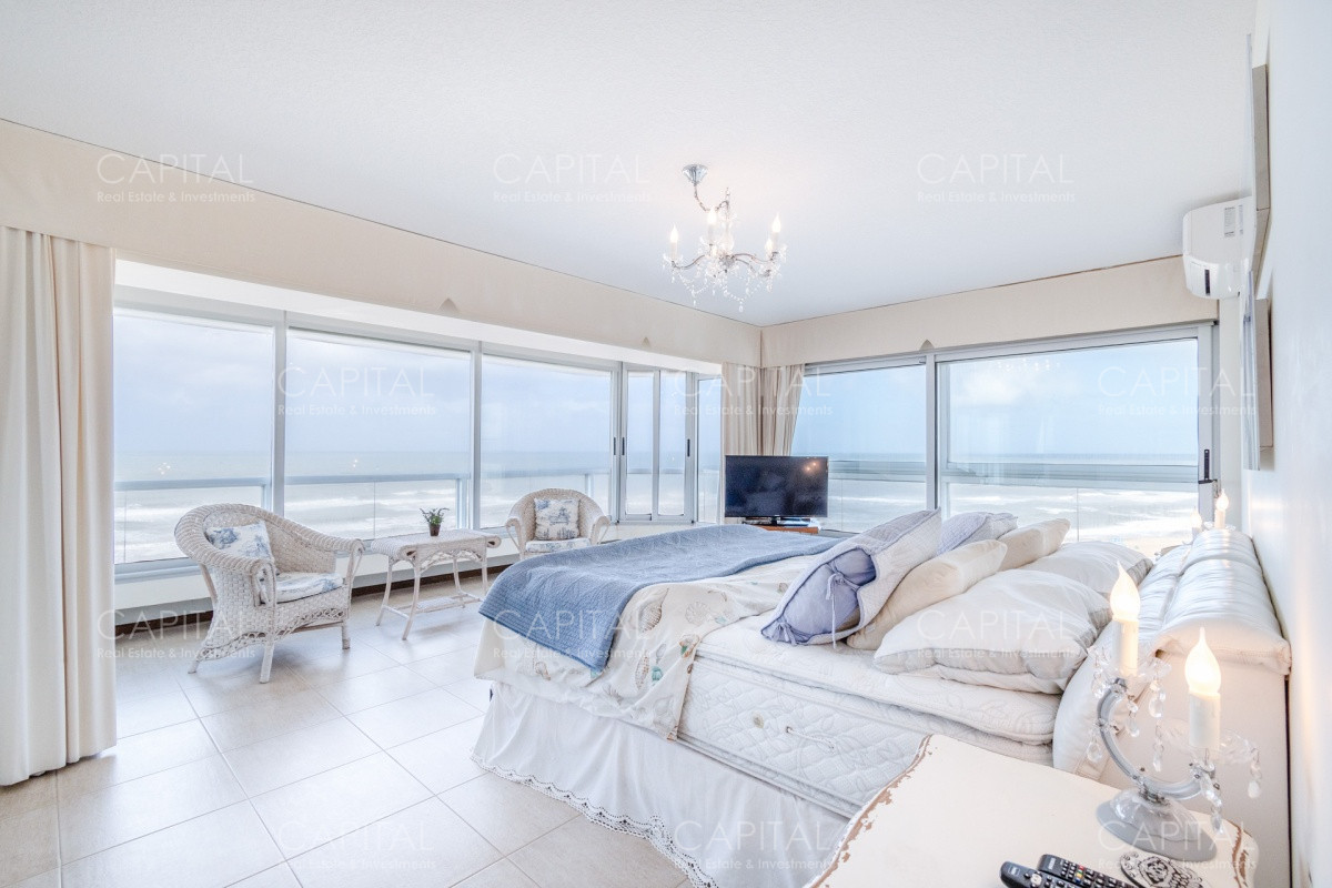 Apartamento ID.30942 - Venta de amplio apartamento sobre playa Brava íntegramente reciclado