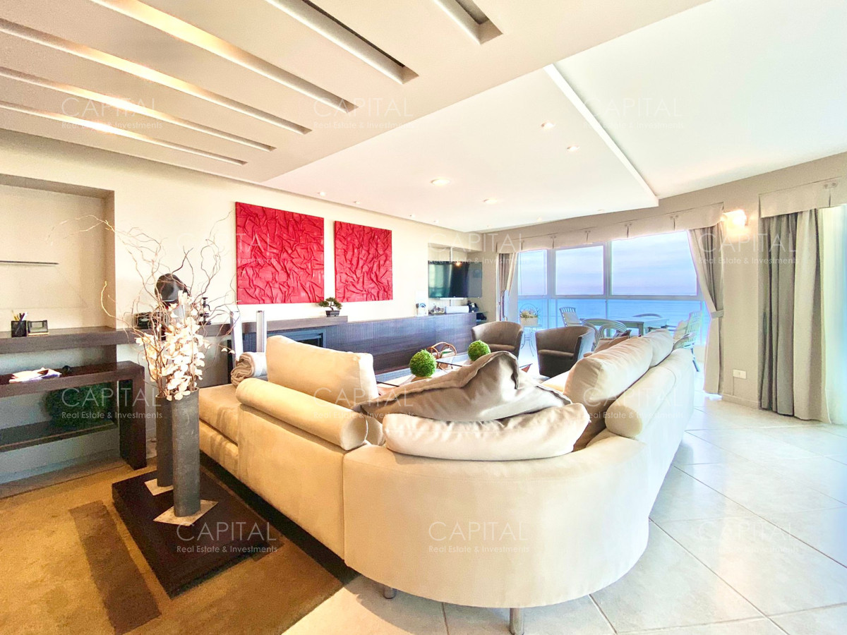 Apartamento ID.30056 - Apartamento de Tres dormitorios con Vista al Mar en Venta en Playa Brava