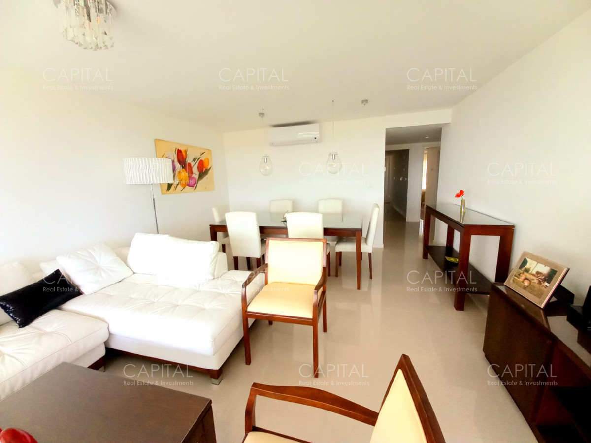 Apartamento ID.31132 - Apartamento Frente al Mar en Venta Dos Dormitorios y Servicio