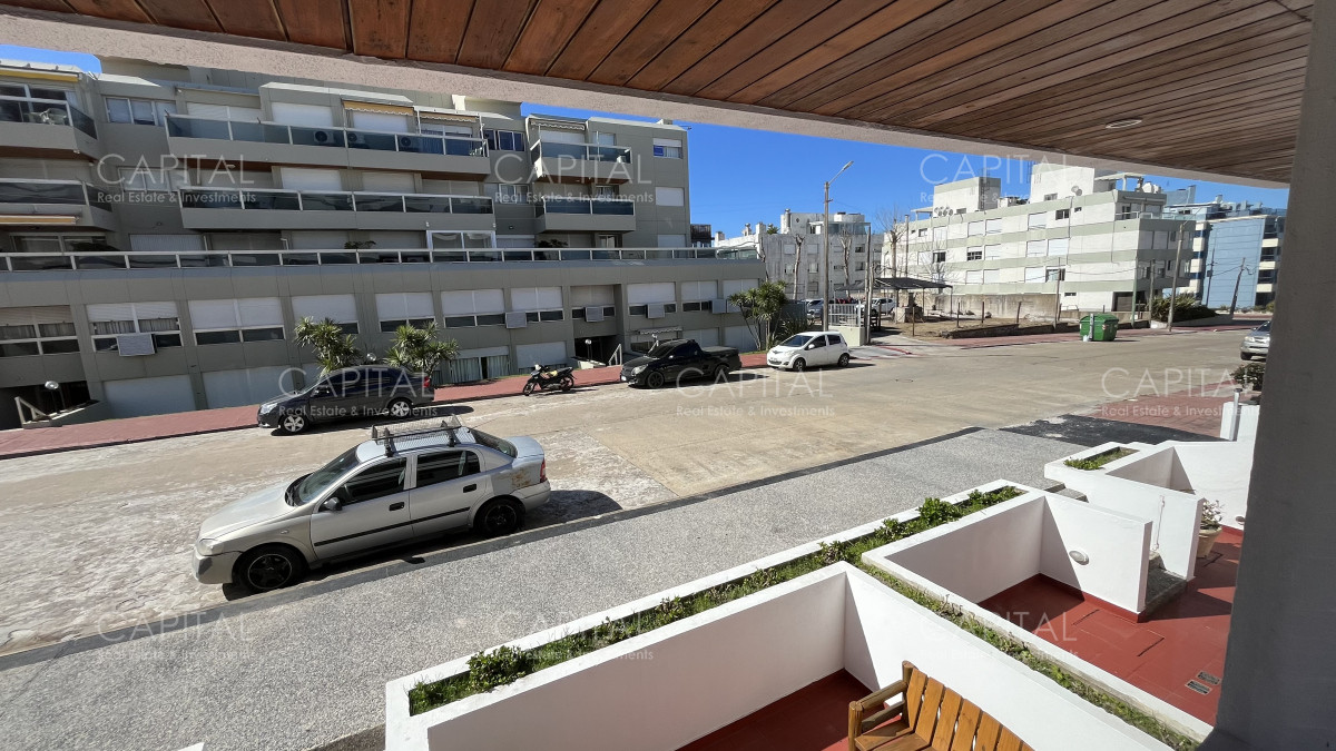 Apartamento ID.38875 - Apartamento en venta de 2 dormitorios en Peninsula, Punta del Este.