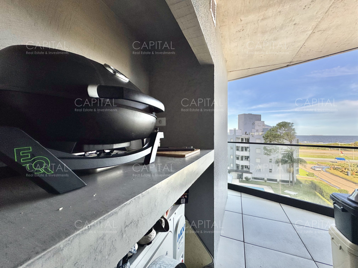 Apartamento ID.40602 - Departamento Esquinero de 2 Dormitorios en Punta del Este con Vista al Mar