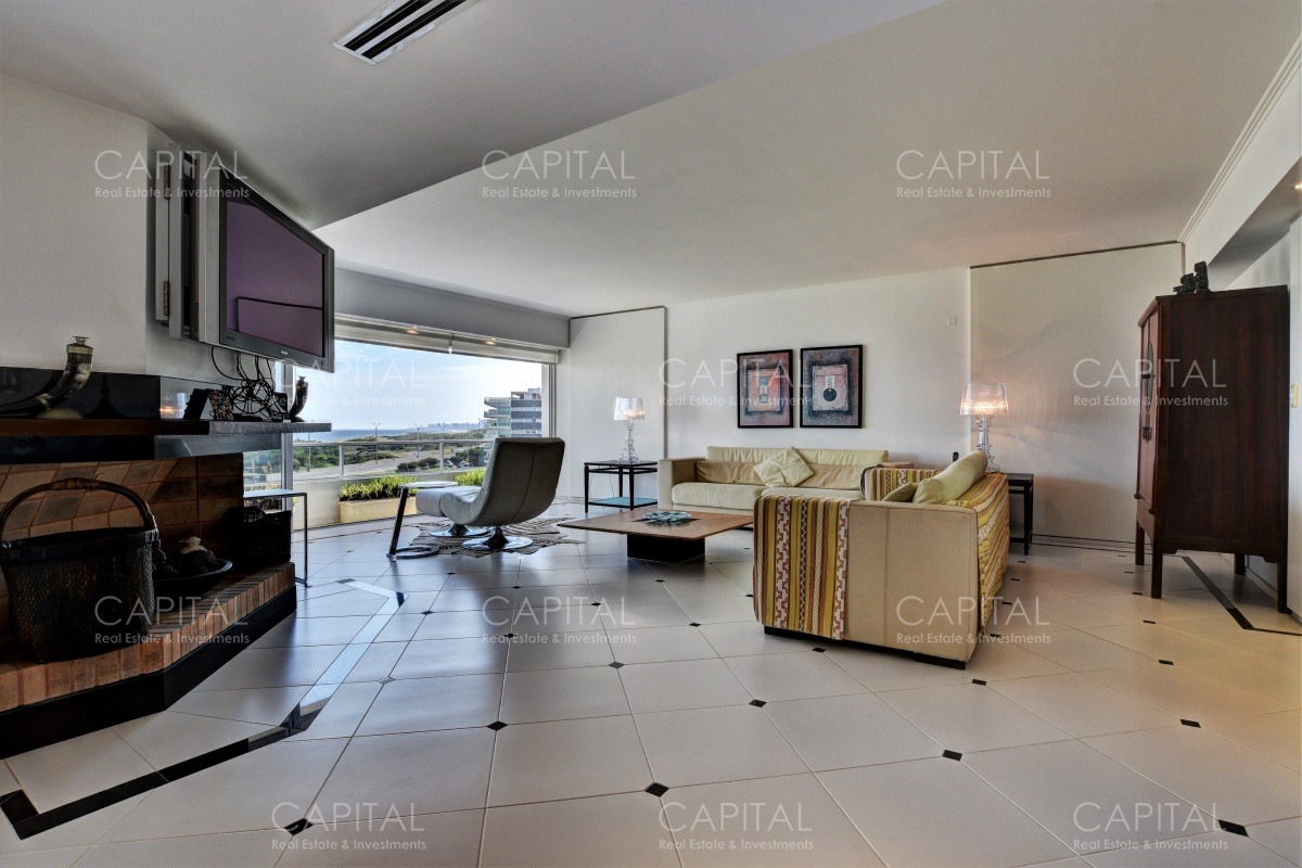 Apartamento ID.27366 - Apartamento Primera Fila Playa Brava en Alquiler 