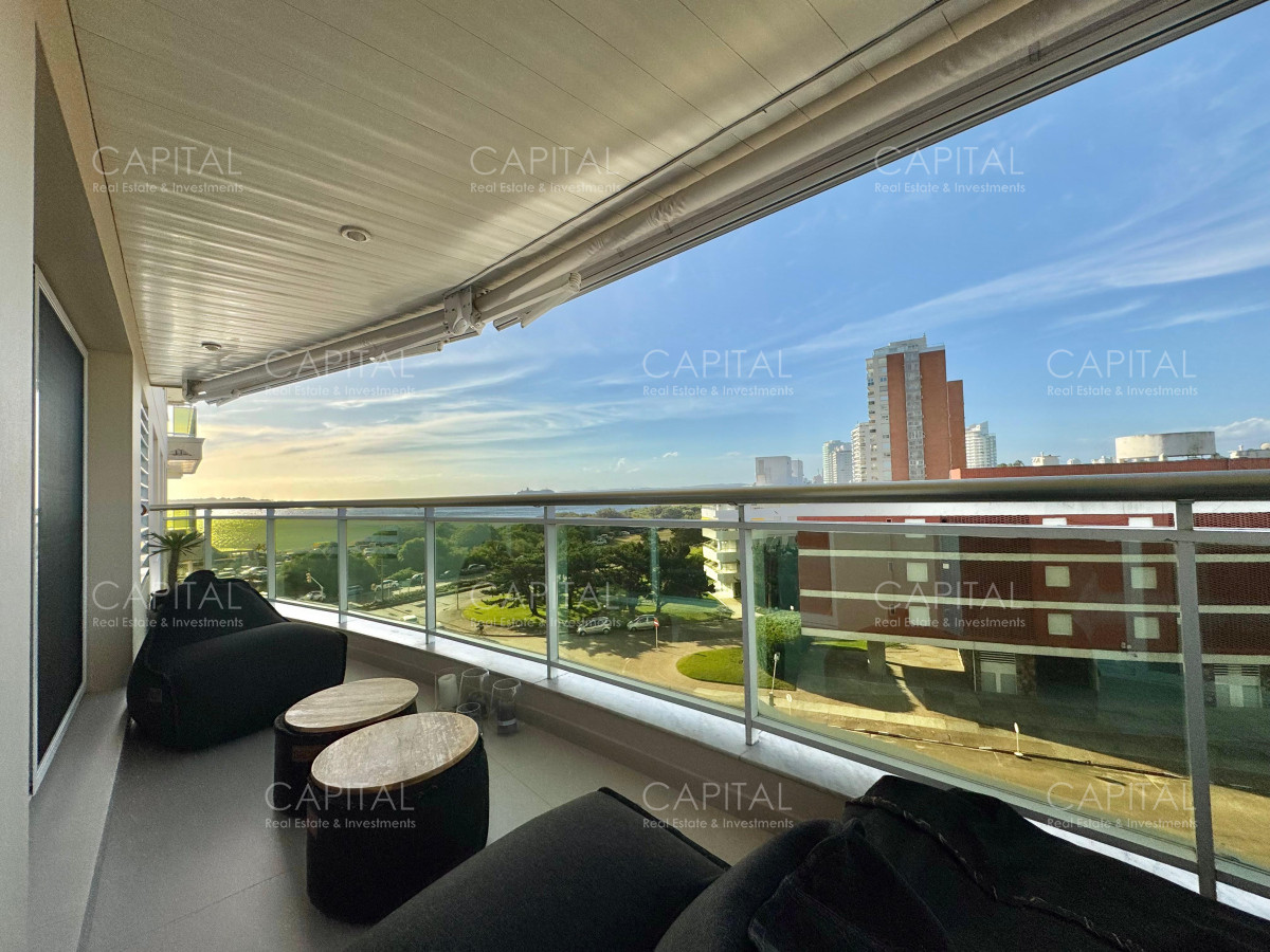 Apartamento ID.34948 - Coral Tower de tres dormitorios en venta Playa Mansa primera fila 