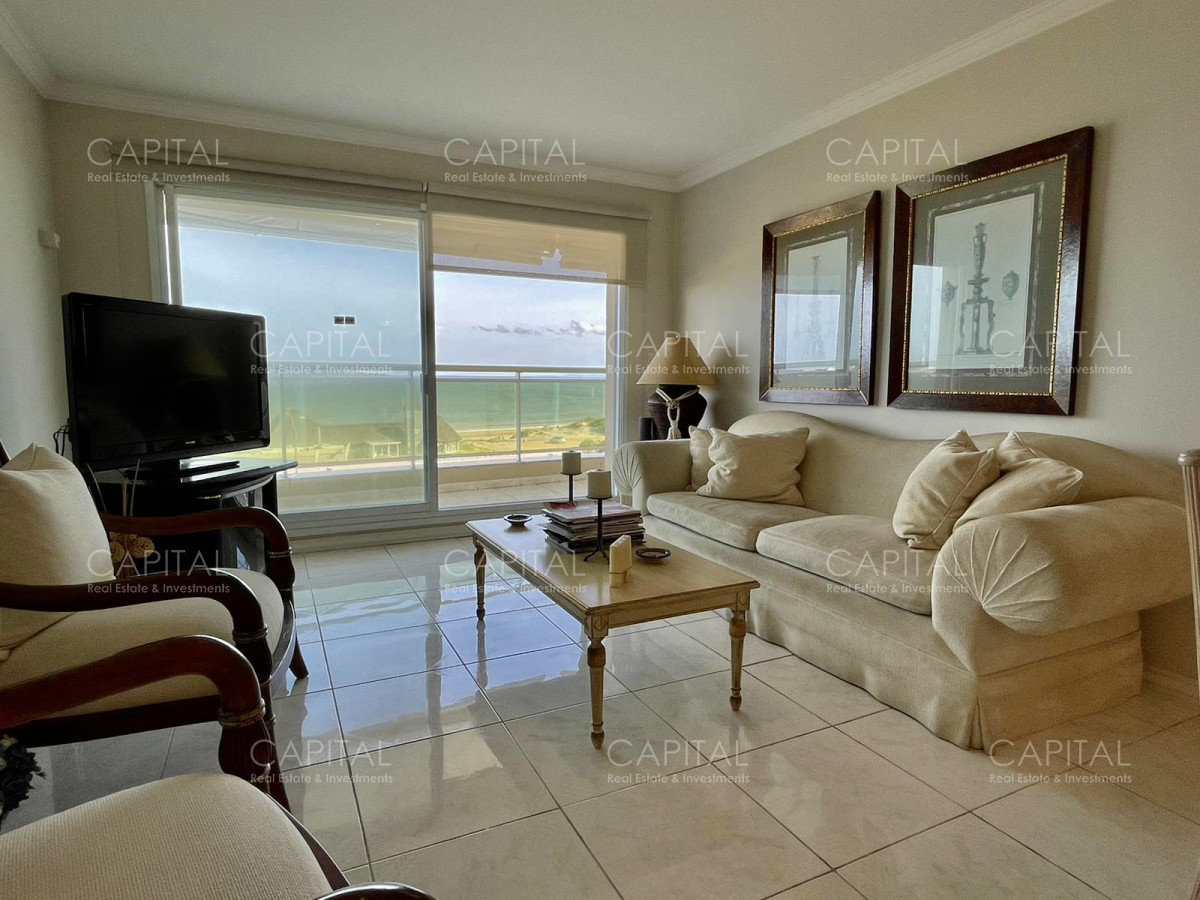 Apartamento ID.31146 - Alquiler temporario de apartamento al frente en edificio de categoría sobre Playa Mansa