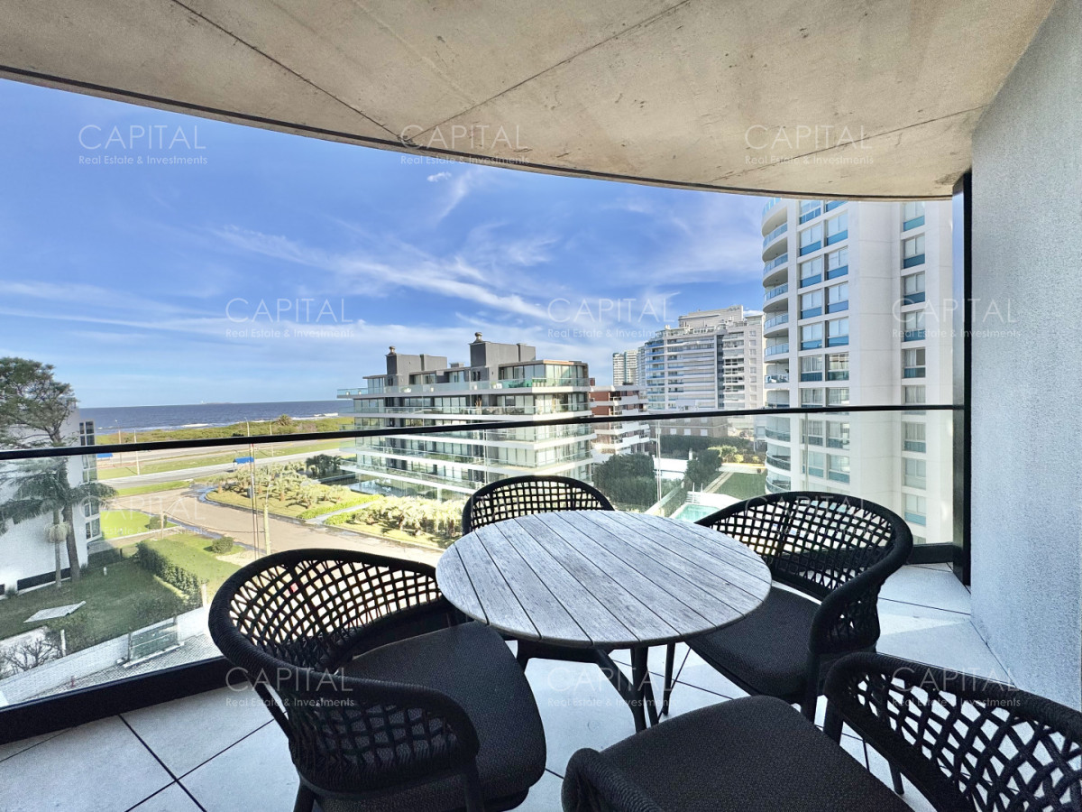 Apartamento ID.40602 - Departamento Esquinero de 2 Dormitorios en Punta del Este con Vista al Mar