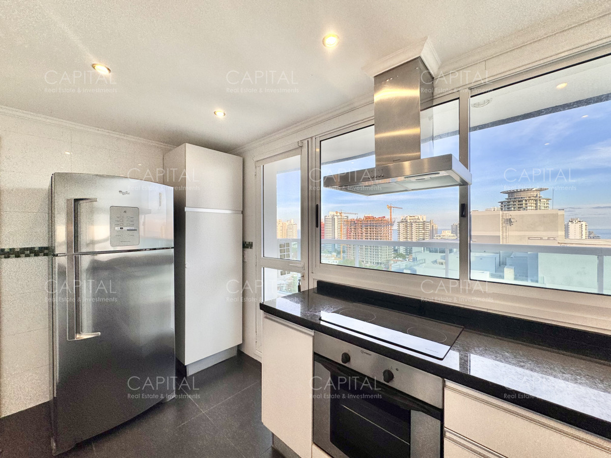 Apartamento ID.38246 - APARTAMENTO EN VENTA DE 3 DORMITORIOS EN PLAYA MANSA PUNTA DEL ESTE