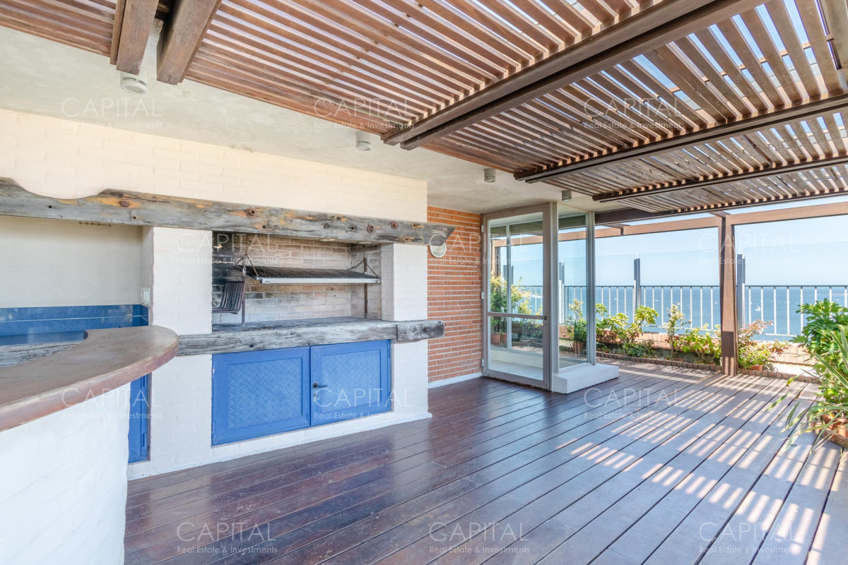Apartamento ID.30607 - Penthouse de Cuatro Dormitorios frente al Mar - Venta Playa Mansa