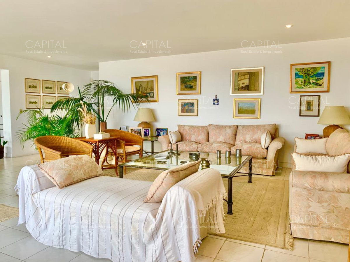 Apartamento ID.26044 - Espectacular Apartamento Frente al Puerto con vista al Mar, Punta del Este 