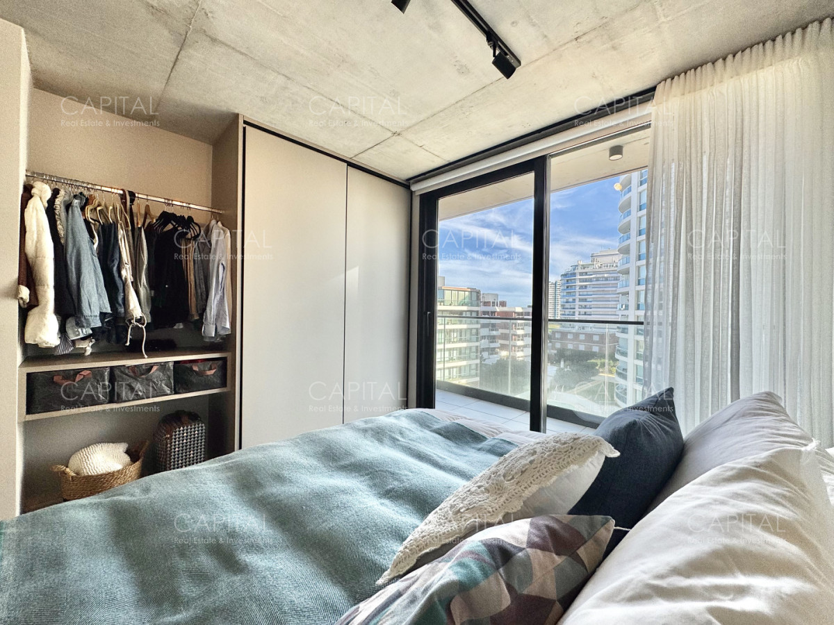 Apartamento ID.40602 - Departamento Esquinero de 2 Dormitorios en Punta del Este con Vista al Mar