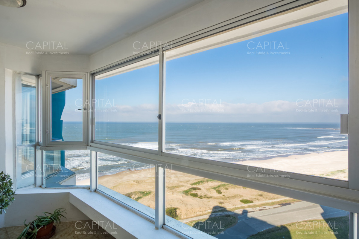 Apartamento ID.40499 - Amplio Apartamento de 4 Dormitorios en Venta Punta del Este