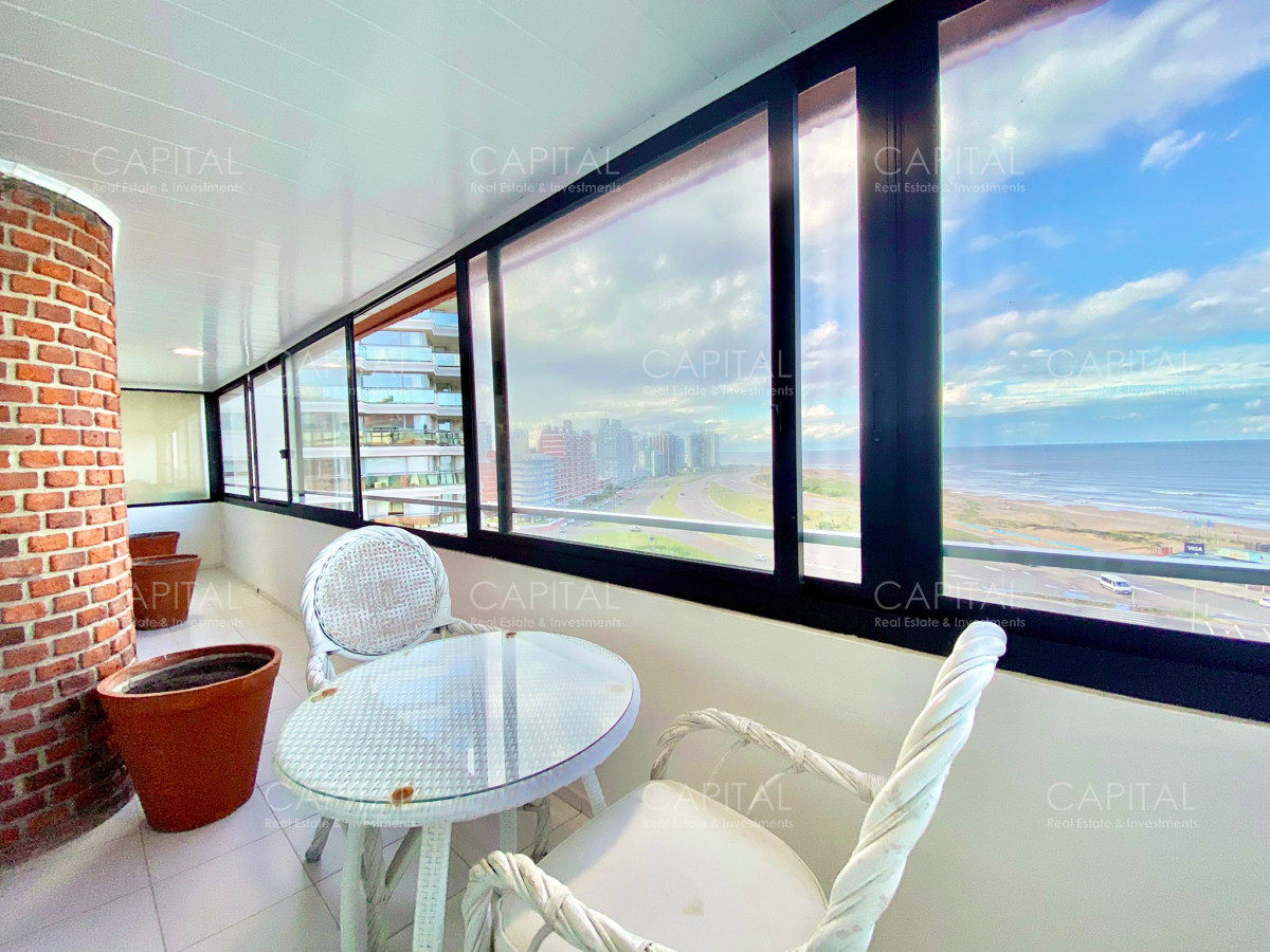 Apartamento ID.32608 - PentHouse frente al mar en venta, Playa Brava - Punta del Este 
