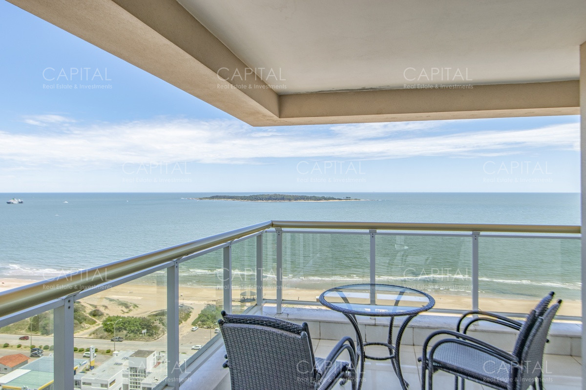 Apartamento ID.33697 - Apartamento en Le Jardin de tres dormitorios y dependencia de servicio en Venta Punta del Este en venta