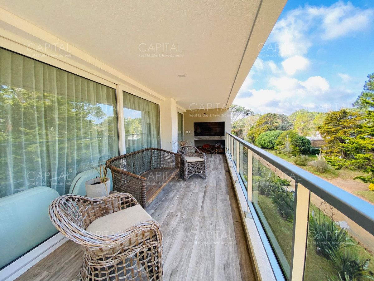 Apartamento ID.33008 - Apartamento en Venta Tres Suites y Dependencia Playa Brava