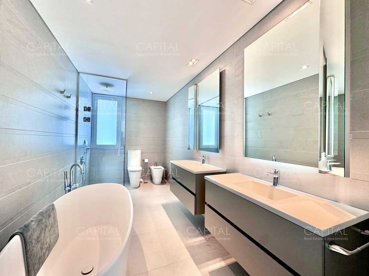 Apartamento ID.37044 - Le Parc Tres de tres dormitorios en suite mas servicio, esquinero en alquiler