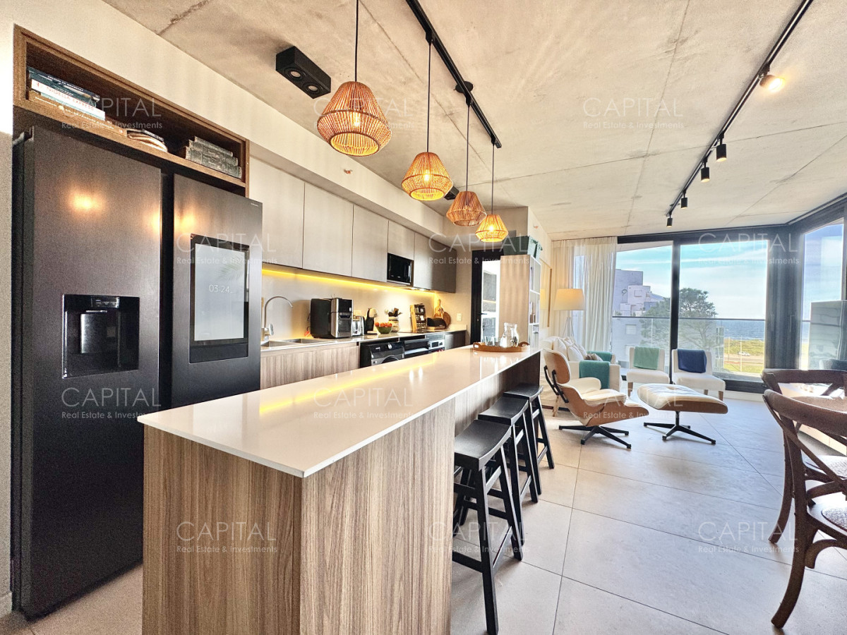 Apartamento ID.40602 - Departamento Esquinero de 2 Dormitorios en Punta del Este con Vista al Mar