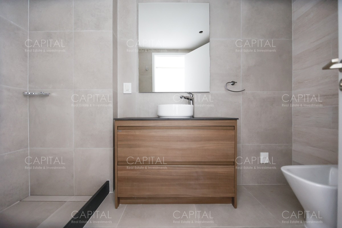 Apartamento ID.36628 - Apartamento unificado en venta, Playa Mansa, Edificio Venetian, cuatro dormitorios + servicio