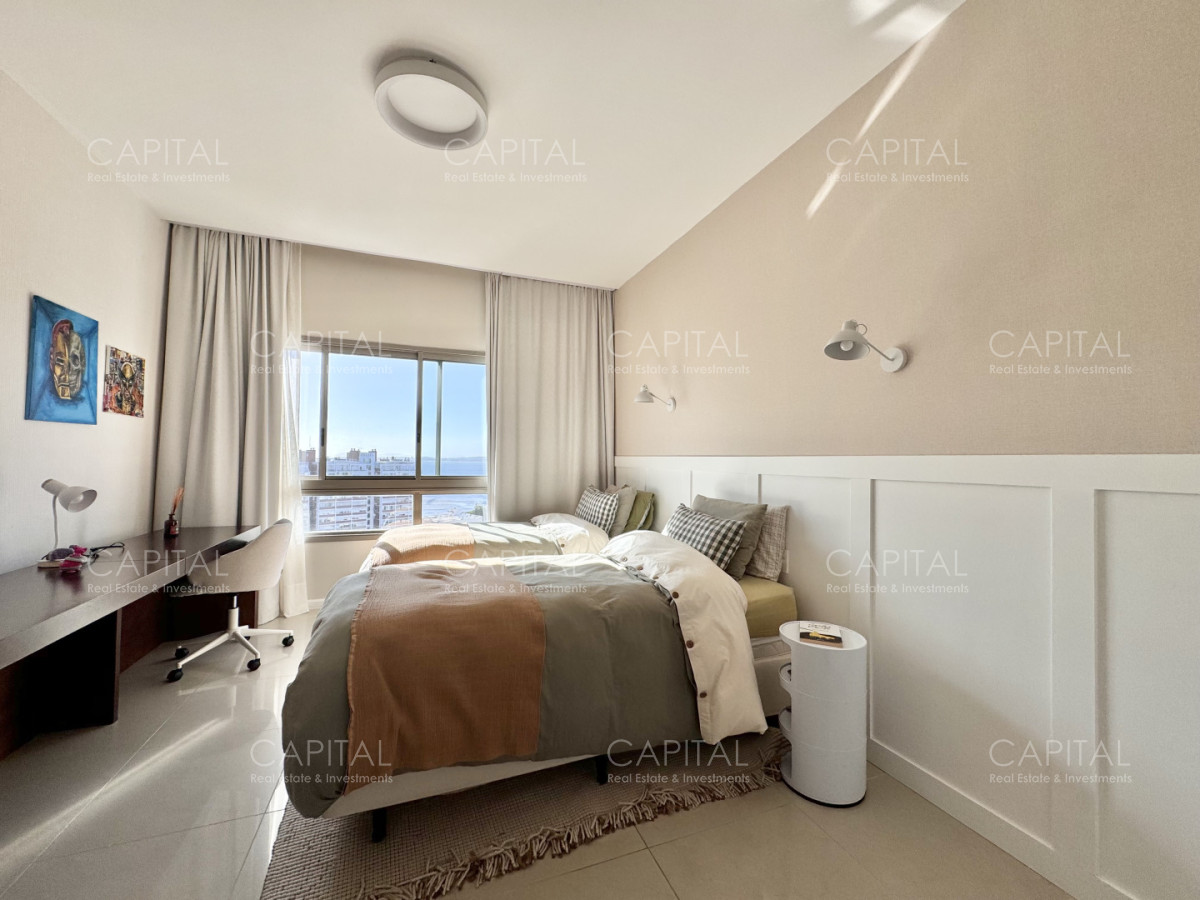 Apartamento ID.39802 - Penthouse Duplex con piscina y parrillero propio frente al Mar, en venta, Punta del Este