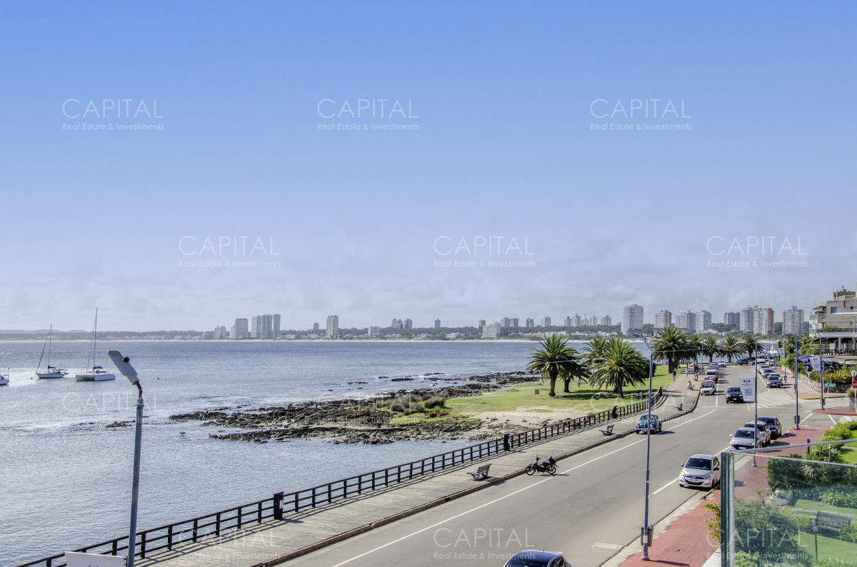 Apartamento ID.32557 - Departamento en Venta Primera Linea en Puerto Punta del Este